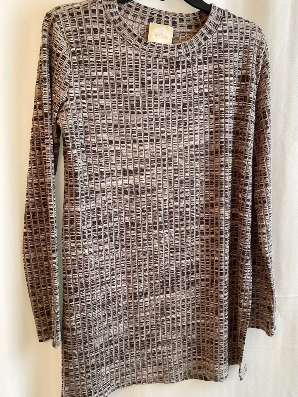 AYLTHEA… black and gray geometric, print tunic, size medium